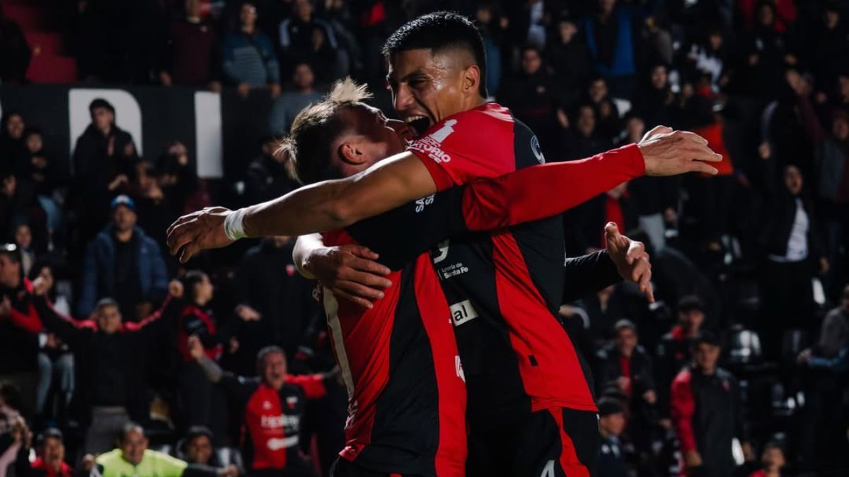 Colón enfrenta a Ciudad Bolivar este domingo desde las 17 en el estadio Brigadier López. Colón enfrenta a Ciudad Bolivar este domingo desde las 17 en el estadio Brigadier López.
