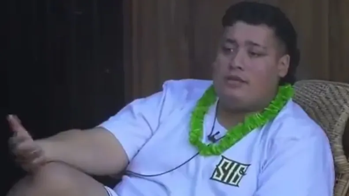 Manzana encontró a dos participantes teniendo intimidades.