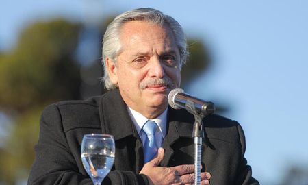 El presidente se refirió a la reunión que se llevó a cabo en la Residencia de Olivos en julio de 2020, con motivo del cumpleaños de Fabiola Yañez, en los primeros meses de la pandemia de coronavirus. El presidente se refirió a la reunión que se llevó a cabo en la Residencia de Olivos en julio de 2020, con motivo del cumpleaños de Fabiola Yañez, en los primeros meses de la pandemia de coronavirus.
