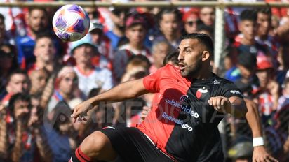 Wanchope Ábila reforzó un equipo de Primera División y es la bomba del mercado de pases