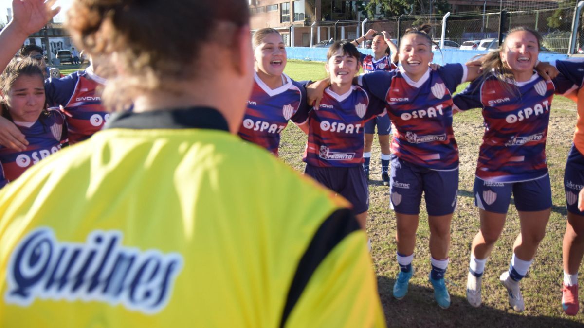Unión igualó 0 a 0 ante El Porvenir y se clasificó a la final por el primer ascenso a Primera del fútbol femenino de AFA.