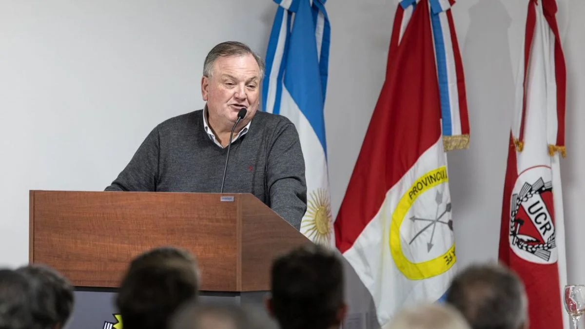 Felipe Michlig asumió su cuarto mandato como presidente de la UCR provincial