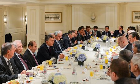 macri: ?no hay mejor lugar para invertir que en la argentina? macri: ?no hay mejor lugar para invertir que en la argentina?
