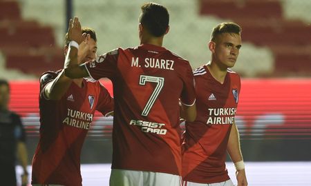 El conjunto millonario apabulló a Nacional en Uruguay, consiguiendo su cuarta clasificación consecutiva a semifinales de la Copa Libertadores. El conjunto millonario apabulló a Nacional en Uruguay, consiguiendo su cuarta clasificación consecutiva a semifinales de la Copa Libertadores.