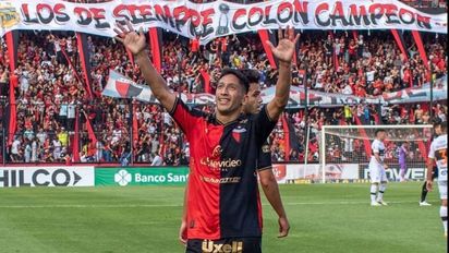 Jugó en la Primera D, fue repartidor de pizzas y salió campeón con Colón: la historia de Rodrigo Aliendro