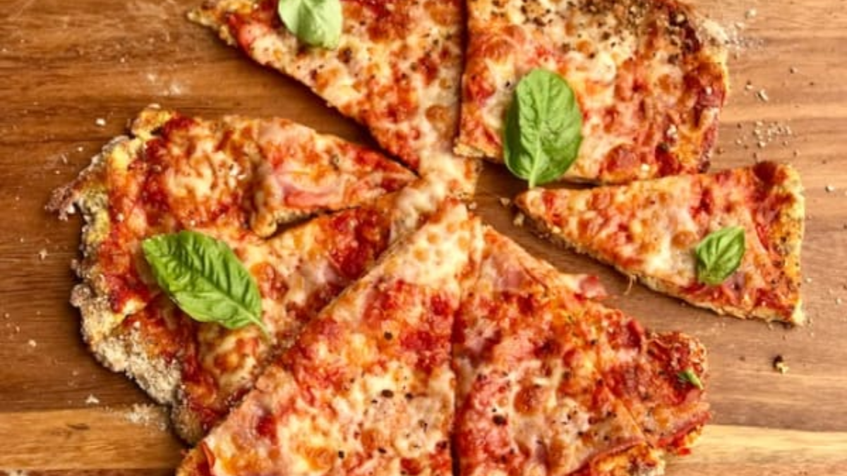 Disfrutá de una pizza deliciosa y nutritiva, con ingredientes sencillos y sin necesidad de harina, ideal para una comida ligera y sabrosa. Disfrutá de una pizza deliciosa y nutritiva, con ingredientes sencillos y sin necesidad de harina, ideal para una comida ligera y sabrosa.