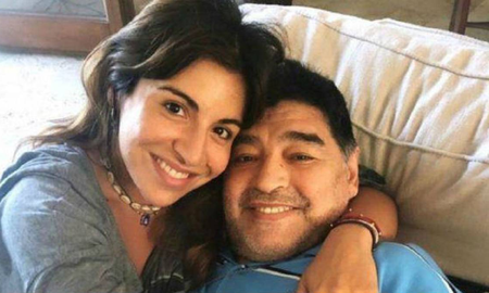 La hija de Diego Maradona reapareció en Twitter para contar que no logra ponerse de acuerdo con sus hermanos porque no quieren reunirse con ella. La hija de Diego Maradona reapareció en Twitter para contar que no logra ponerse de acuerdo con sus hermanos porque no quieren reunirse con ella.