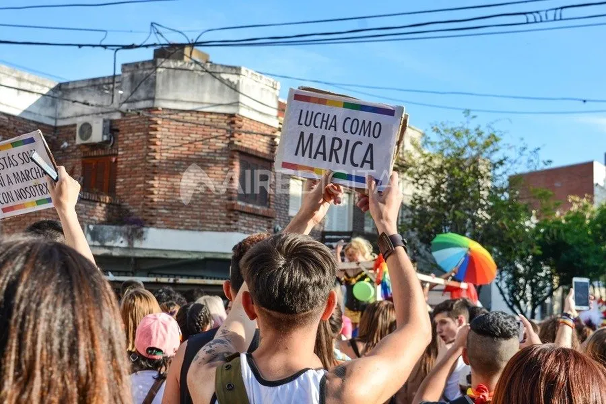 Amor, empoderamiento, diversidad y aceptación son términos que hacen referencia a este mes y a la lucha de muchos durante décadas para que cada día todos sean iguales y se respeten las elecciones de todos.