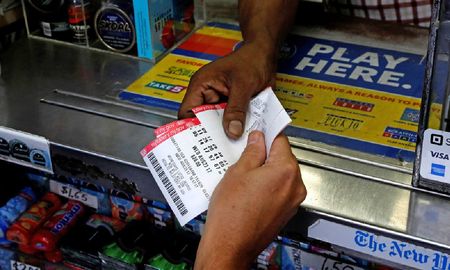 Gana 1 millón de dólares en la lotería gracias a un neumático desinflado Gana 1 millón de dólares en la lotería gracias a un neumático desinflado