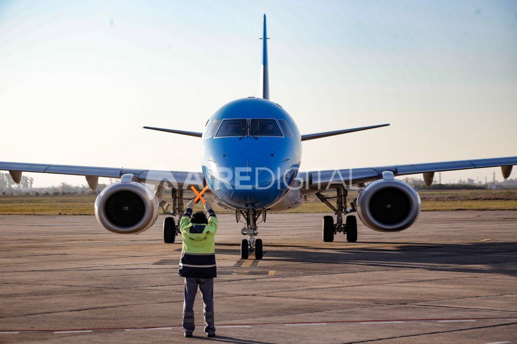Perotti elimina subsidios para aerolíneas que había dispuesto Lifschitz a 36 días de dejar el cargo