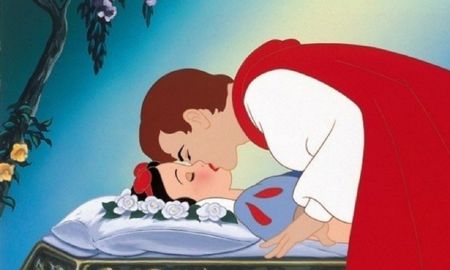 Disney respondió a la cancelación de Blancanieves por el beso no consentido. Disney respondió a la cancelación de Blancanieves por el beso no consentido.