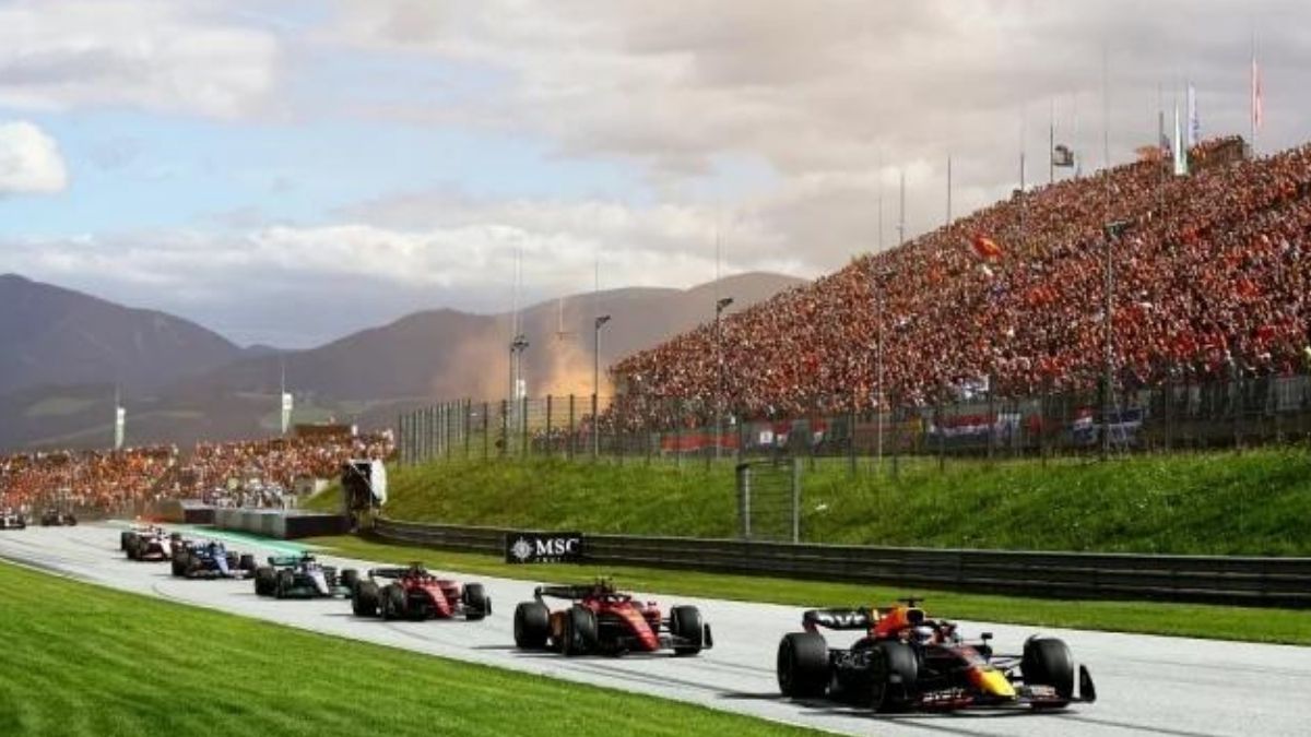 Nubes naranjas colmaron el circuito Red Bull Ring. Miles de neerlandeses coparon las gradas y con ropas y bengalas de ese color, pusieron un clima de fiesta en el GP de Austria