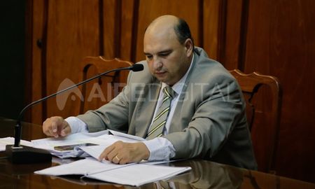 El fiscal Roberto Apullán dio por concluidas las investigaciones sobre la causa Boscarino y pidió 15 años de cárcel para Angel Boscarino y para el abogado Gustavo Abraham. Si embargo, se demora la audiencia previa al inicio del juicio. El fiscal Roberto Apullán dio por concluidas las investigaciones sobre la causa Boscarino y pidió 15 años de cárcel para Angel Boscarino y para el abogado Gustavo Abraham. Si embargo, se demora la audiencia previa al inicio del juicio.