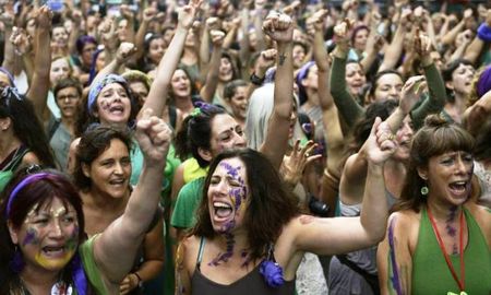 Feministas prometieron aplastar en las calles a Javier Milei. Feministas prometieron aplastar en las calles a Javier Milei.
