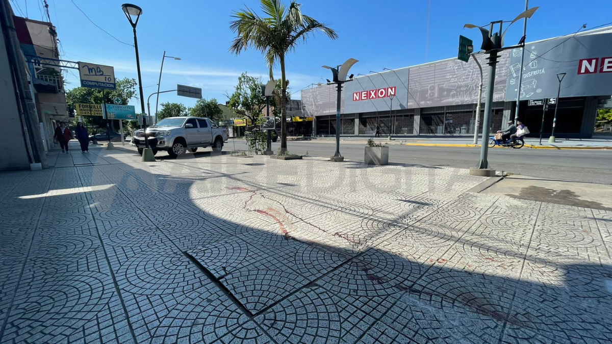 Personal de la AIC trabajó en el lugar del hecho en donde constató la presencia de seis vainas servidas y un importante rastro de sangre.