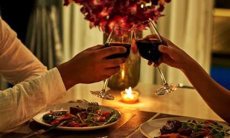 La ciudad de Santa Fe se prepara para celebrar San Valentín y hay una amplia variedad de opciones para celebrar y regalar, de acuerdo al bolsillo de cada enamorado y enamorada. La ciudad de Santa Fe se prepara para celebrar San Valentín y hay una amplia variedad de opciones para celebrar y regalar, de acuerdo al bolsillo de cada enamorado y enamorada.
