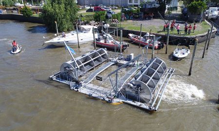 Después de cinco años de trabajo, se realizó la primera prueba del generador hidroeléctrico “SBK1″ a la vera del delta del río Paraná, en San Fernando Después de cinco años de trabajo, se realizó la primera prueba del generador hidroeléctrico “SBK1″ a la vera del delta del río Paraná, en San Fernando