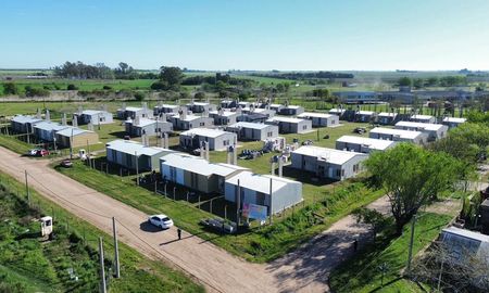 Gálvez: el Gobierno Provincial habilitó la inscripción al sorteo de las 52 viviendas que continuará tras el abandono de Nación. Gálvez: el Gobierno Provincial habilitó la inscripción al sorteo de las 52 viviendas que continuará tras el abandono de Nación.