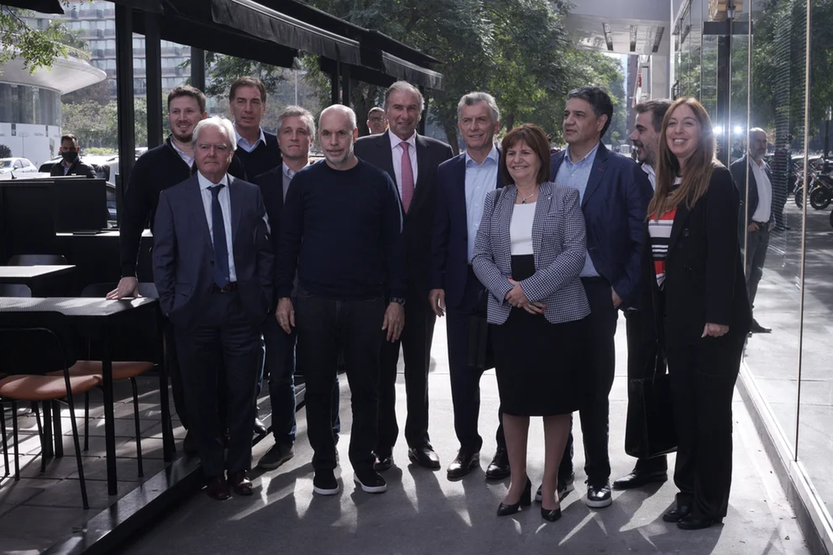 Los líderes del PRO tras uno de sus clásicos almuerzos, hoy suspendidos por la tensión interna.