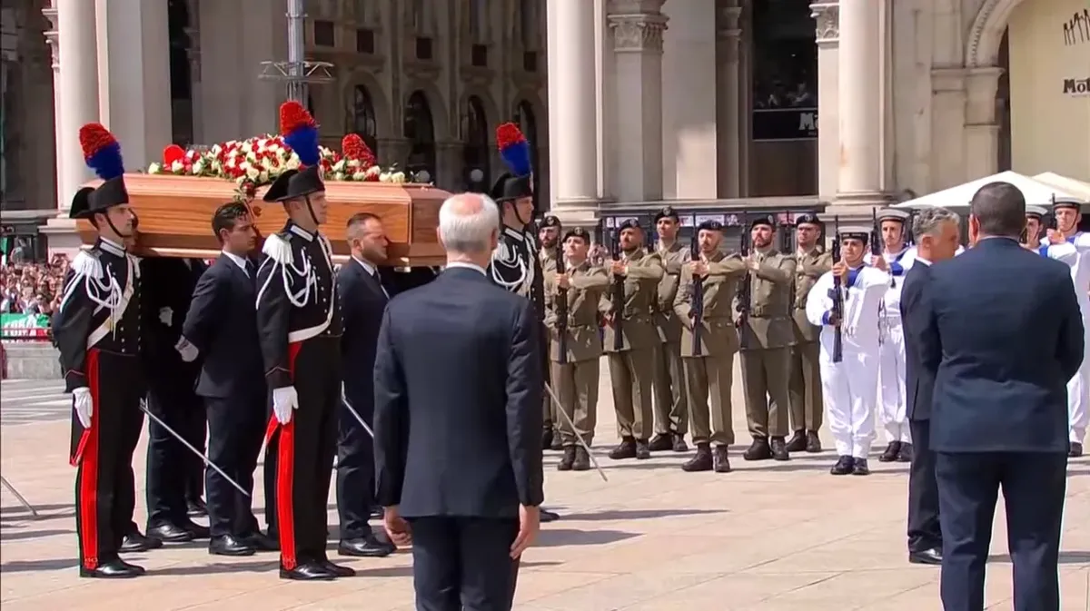 Imágenes del funeral de Estado de Berlusconi en el Duomo de Milán. Imágenes del funeral de Estado de Berlusconi en el Duomo de Milán.