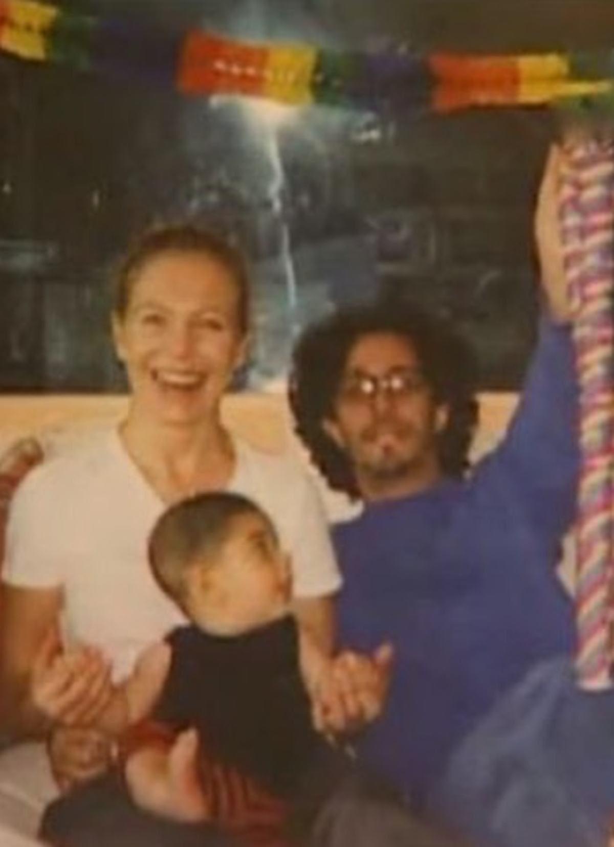 Fito Páez y Cecilia Roth se conocieron en 1991 y juntos adoptaron a un primer hijo, Martín. Fito Páez y Cecilia Roth se conocieron en 1991 y juntos adoptaron a un primer hijo, Martín.
