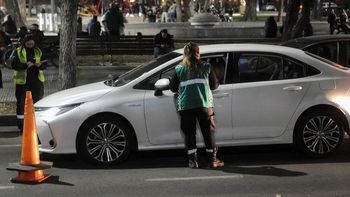 Un total de 34 autos y 9 motos fueron retenidos por arrojar resultados positivos de presencia de alcohol en sangre en su conductor. 