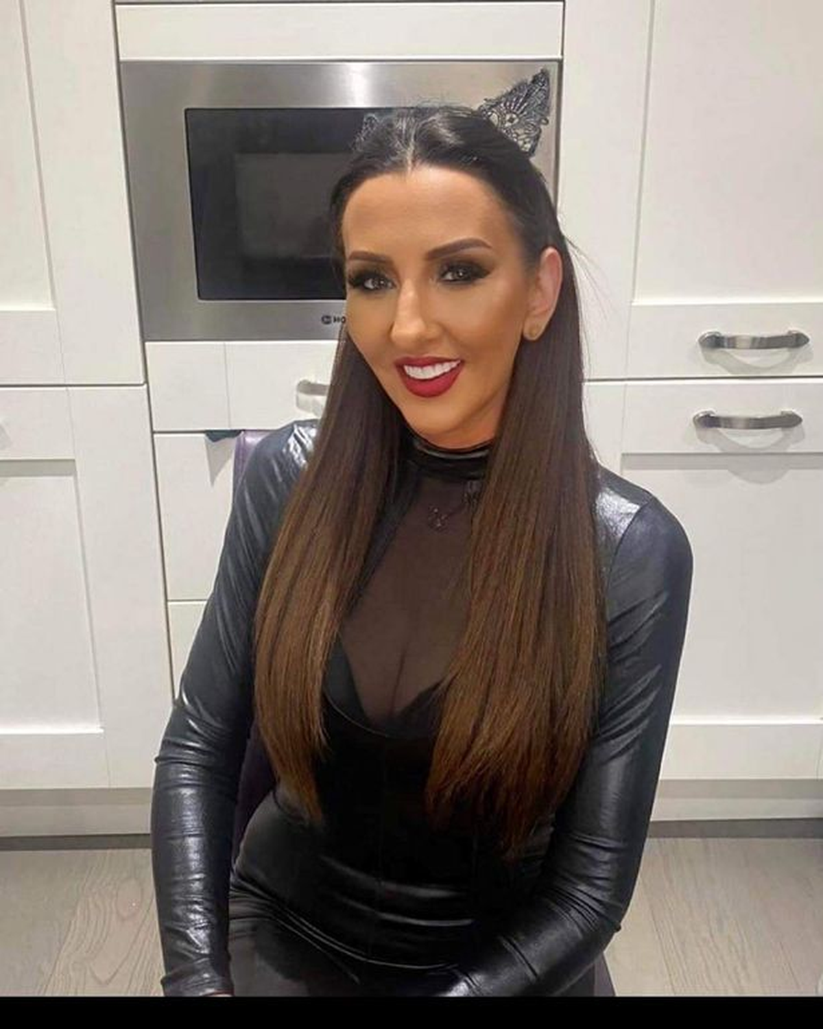 Emma Sheppard, de 42 años, se transformó por completo después de separarse de su esposo durante 18 años en 2020. 