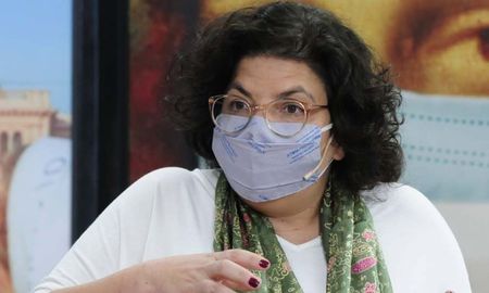 La ministra se sintió mal durante la reunión del Cofesa. La ministra se sintió mal durante la reunión del Cofesa.