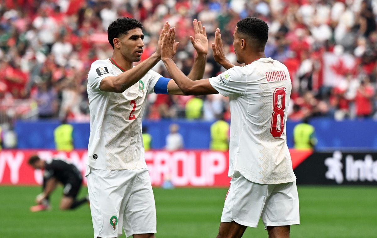 El equipo africano le ganó 3-0 a los canadienses por los octavos de final de la Copa del Mundo y consiguió el boleto a la siguiente instancia.