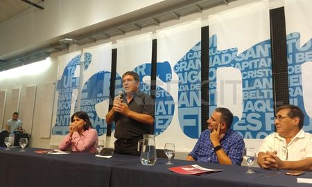 La Federación ratificó que no se opone al debate, pero reclamó que se deben garantizar recursos “para afrontar el funcionamiento de los servicios, las obras públicas, las nuevas áreas que se incorporen y el pago de los salarios en tiempo y forma”. La Federación ratificó que no se opone al debate, pero reclamó que se deben garantizar recursos “para afrontar el funcionamiento de los servicios, las obras públicas, las nuevas áreas que se incorporen y el pago de los salarios en tiempo y forma”.