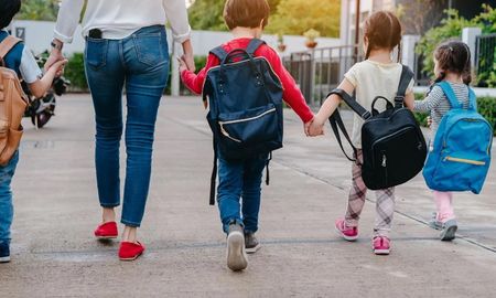 Las rutinas y los hábitos promueven la independencia y la autonomía de niños y adolescentes. Las rutinas y los hábitos promueven la independencia y la autonomía de niños y adolescentes.