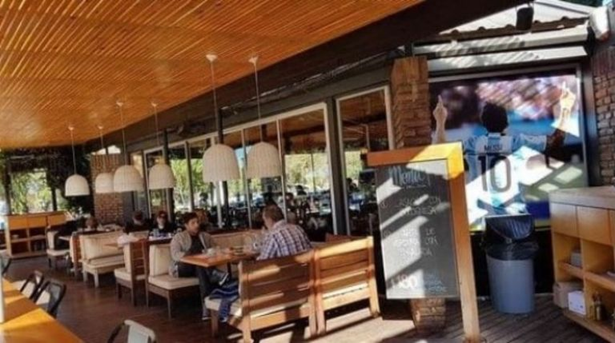 EL BAR VIP DE LOS MESSI EN ROSARIO.