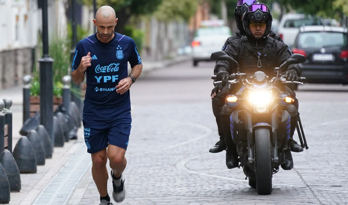Javier Mascherano corrió 8 kilómetros para regresar a su hotel tras el entrenamiento de la Selección Argentina Sub 20.