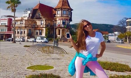 Vacunada VIP: tiene 27 años, es empleada municipal y grabó un insólito video para justificarse Vacunada VIP: tiene 27 años, es empleada municipal y grabó un insólito video para justificarse