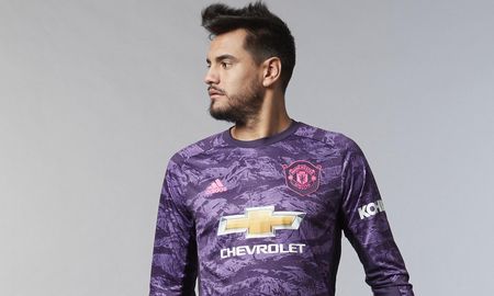 Chiquito Romero llegó al Manchester United proveniente de la Sampdoria de Italia, en julio de 2015. Chiquito Romero llegó al Manchester United proveniente de la Sampdoria de Italia, en julio de 2015.