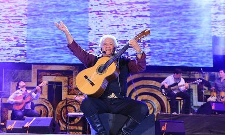 El músico y cantante popular santafesino Orlando Vera Cruz se encuentra internado en un sanatorio de la ciudad de Santa Fe tras sufrir una afección cardíaca. El músico y cantante popular santafesino Orlando Vera Cruz se encuentra internado en un sanatorio de la ciudad de Santa Fe tras sufrir una afección cardíaca.