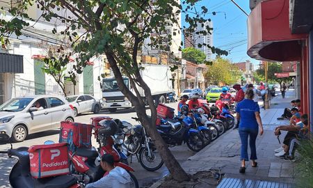 Vecinos de Recoleta pidieron a la Municipalidad de Santa Fe el traslado de la empresa de cadetería. Vecinos de Recoleta pidieron a la Municipalidad de Santa Fe el traslado de la empresa de cadetería.