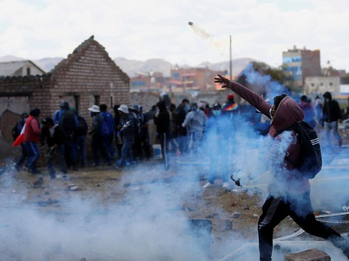 El policía asesinado en Perú fue maniatado y quemado vivo adentro de su patrullero.