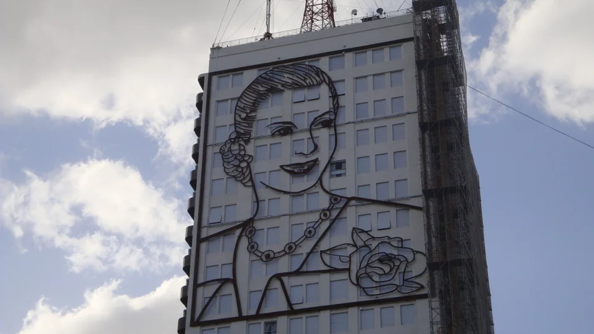 La medida apunta a mejorar el tránsito en la Avenida 9 de Julio.