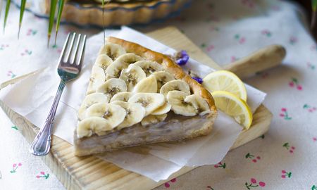 Tarta deliciosa de banana y crema pastelera. Tarta deliciosa de banana y crema pastelera.