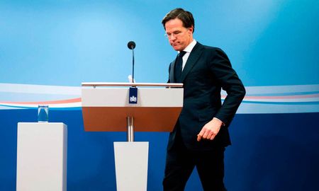 Mark Rutte, el primer ministro de Holanda, al momento de anunciar su renuncia y la de todo el Gobierno. Mark Rutte, el primer ministro de Holanda, al momento de anunciar su renuncia y la de todo el Gobierno.