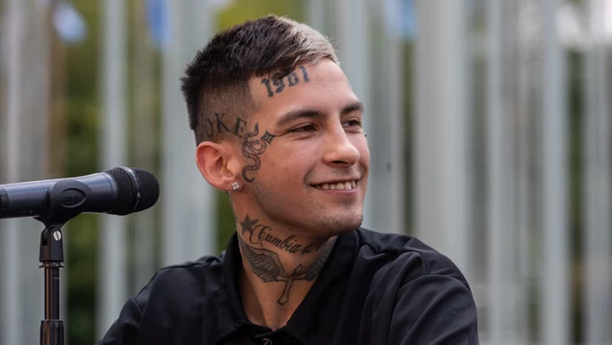 El denunciante de L-Gante, aseguró que seguidores del músico le prendieron fuego su auto. El denunciante de L-Gante, aseguró que seguidores del músico le prendieron fuego su auto.