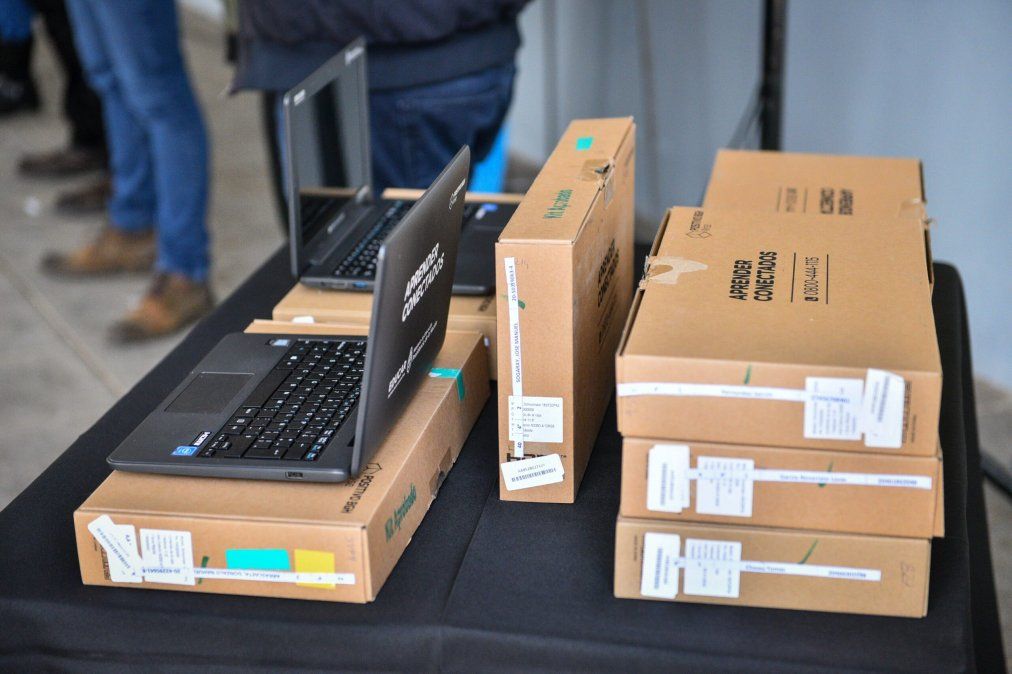 Cada una de las empresas comprometió una producción cercana a los 90 mil equipos.