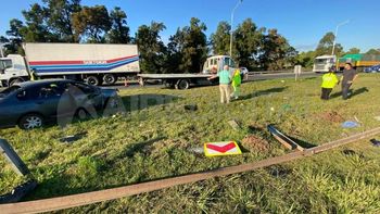 Autopista Rosario-Santa Fe: despistó, volcó y chocó contra el guardarraíl