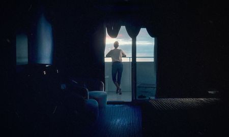 La desaparición de Amy Bradley, un documental sobre una joven que desapareció en un crucero en 1998. La desaparición de Amy Bradley, un documental sobre una joven que desapareció en un crucero en 1998.