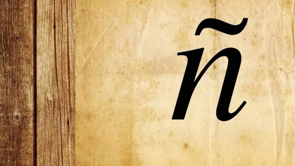 Según la RAE, la letra Ñ es un símbolo inconfundible del español. Según la RAE, la letra Ñ es un símbolo inconfundible del español.