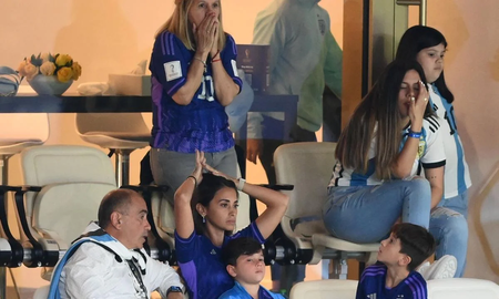 Mateo Messi se durmió en los penales y la reacción de Antonela se hizo viral Mateo Messi se durmió en los penales y la reacción de Antonela se hizo viral