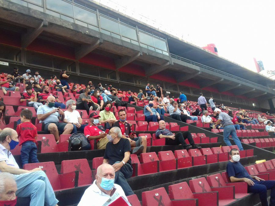 Se llevó a cabo este miércoles la asamblea en el Club Colón. Se registraron incidentes al finalizar la misma.