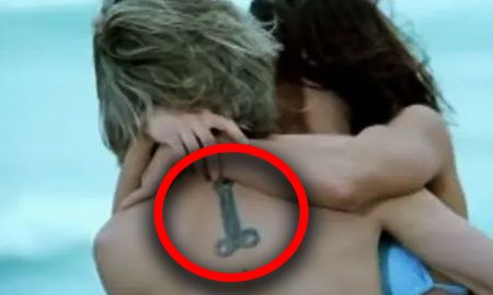 Tengo un tatuaje en la espalda que es un símbolo fálico, un pene Tengo un tatuaje en la espalda que es un símbolo fálico, un pene