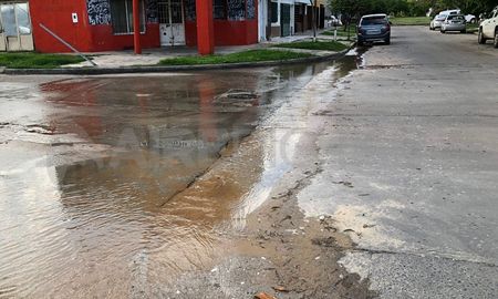 Así está la esquina de Santiago Derqui y Bernardino Rivadavia en barrio Sargento Cabral. Así está la esquina de Santiago Derqui y Bernardino Rivadavia en barrio Sargento Cabral.